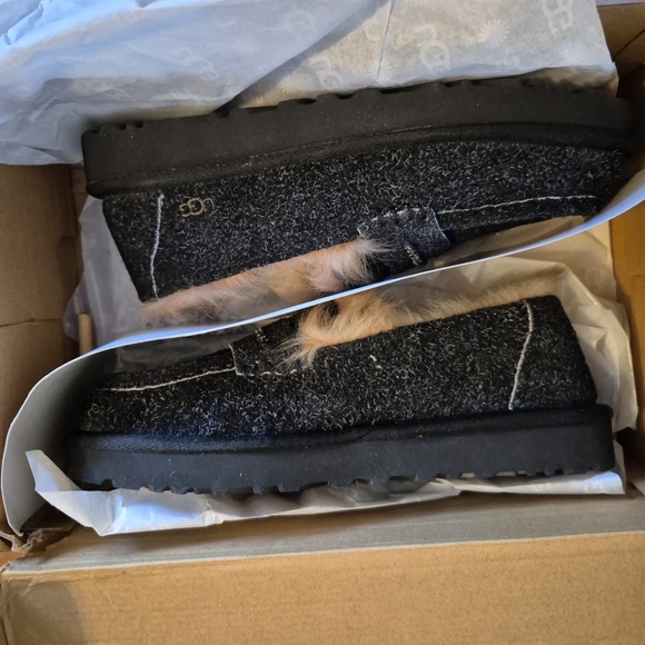 Ellis Wool Loafer (Women)
UGG® - Picture 8 of 12